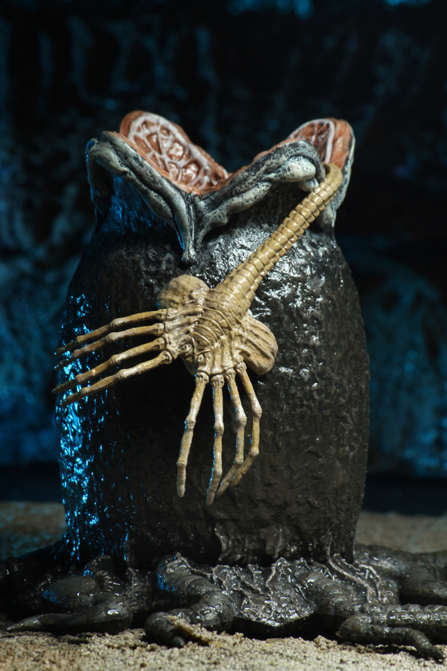 (NECA) Alien – 7″ Scale Action Figure – Ultimate 40th Anniversary Big Chap