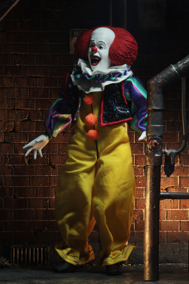 (NECA) IT - 8" Clothed Action Figure - Pennywise (1990)