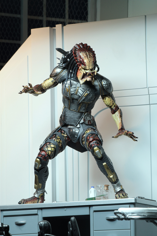 (NECA) Predator (2018) - 7" Scale Action Figure - Ultimate Fugitive Predator
