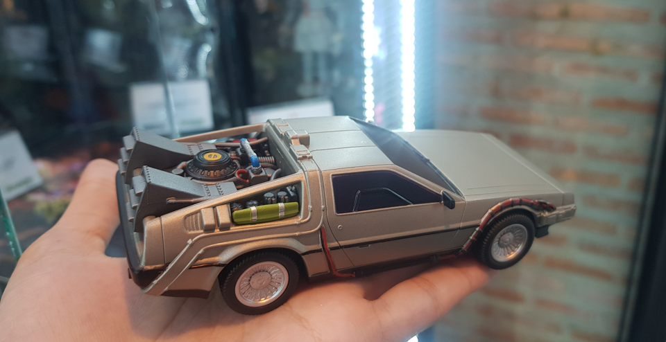 (NECA) Back to the Future – 1/32 Scale Vehicle – Time Machine