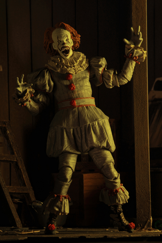 (NECA) IT - 7" Scale Action Figure - Ultimate Well House Pennywise