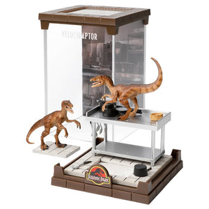 Noble Collection Jurassic Park Creature Velociraptor