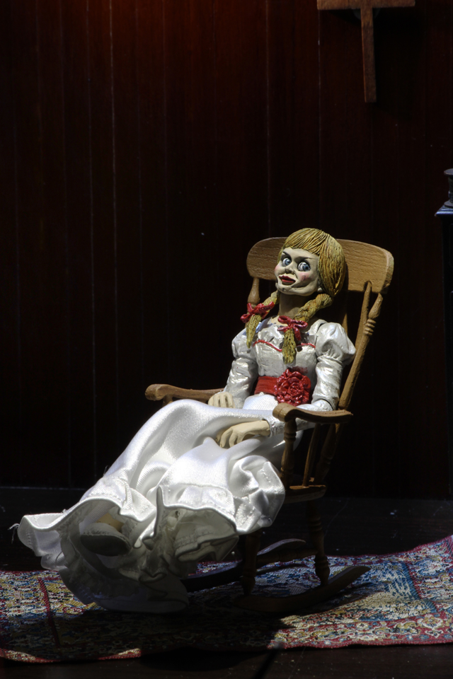 (NECA) The Conjuring Universe - 7" Scale Action Figure - Ultimate Annabelle (Annabelle 3)