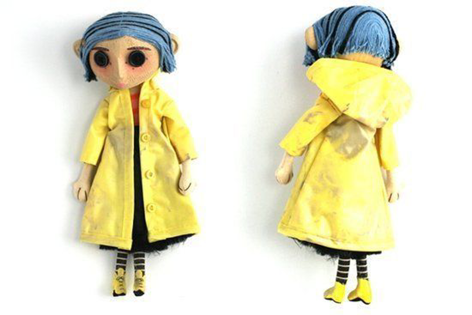 (NECA) Coraline - Prop Replica - 10" Replica Doll
