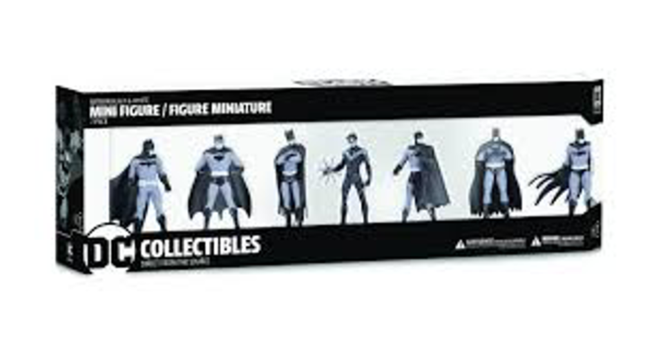 BATMAN BLACK & WHITE MINI PVC FIGURE 7 PACK SET 1 (DEC180670)