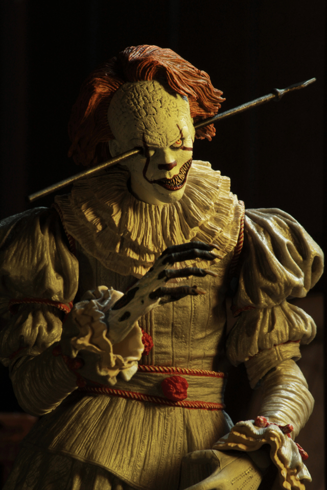 (NECA) IT - 7" Scale Action Figure - Ultimate Well House Pennywise