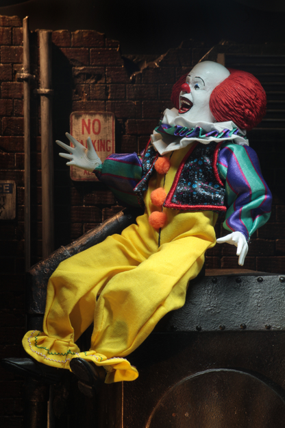 (NECA) IT - 8" Clothed Action Figure - Pennywise (1990)