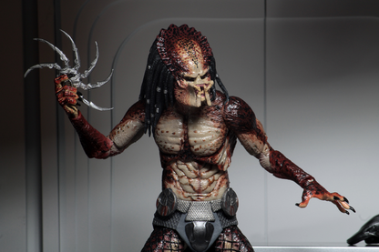 (NECA) Predator (2018) - 7" Scale Action Figure - Ultimate Fugitive (Lab Escape)